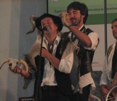 s seboj so imeli tudi Lojzeta- ostanke ovna