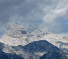 iz meglic se nam je pokazal tudi Triglav v svoji mogočni podobi