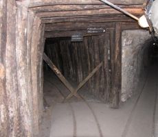 podzemlje je prepredeno z rovi