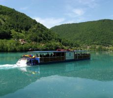 prva skupina odhaja proti Tolminu