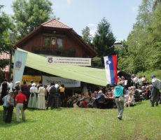 lovska koča na Ponikvah nas je prijazno sprejela