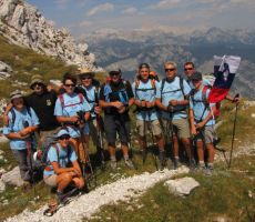 Globoko, skupina s triglava, ki je v ozadju