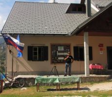 z uradnim delom je začel Rudi