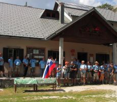 junake so pozdravili tudi pevci 