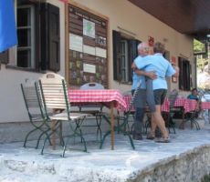 šekuharica Katja in gospodar Jože sta zeplesala