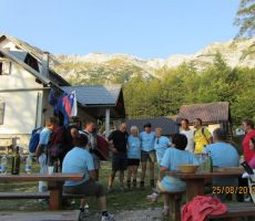 družba se je razživela