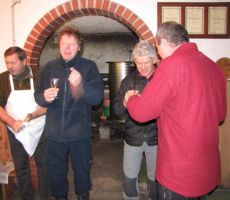 drugi so ocenjevali rujno kapljico...