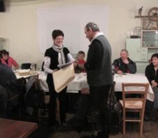 predsednik pa jim je izkazal majhno pozornost...