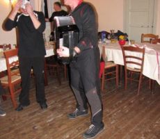 še predsednik je raztegnil svoj meh