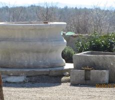 kraški vodnjak in korito