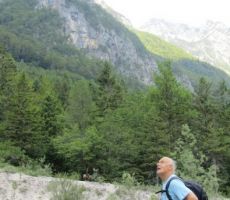 le kam se je zazrl Marjo in kam so mu poletele misli