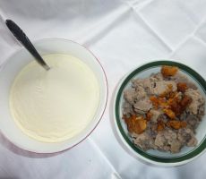 Kislo mleko z žganci