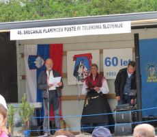 sedaj pa gre zarec, uradni del se je začel..