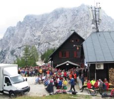 zbrala se je kar lepa množica planincev