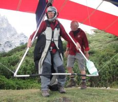 močan veter pa igra svojo igro...