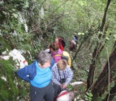 kljub hladu je postalo kmalu toplo, ko smo zagrizli v kolena...