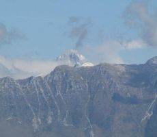 in v ozadju Triglav...