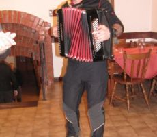 Trampuž pa je bil neumoren z igranjem...