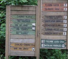 kljub temu smo se mimo smerokaziv odpravili naprej...