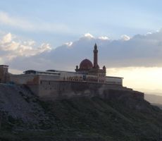 Palača Izak Paše zvečer