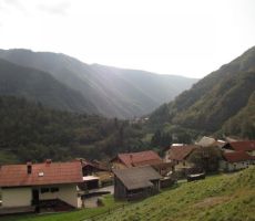 pa še pogled na gornji del vasi
