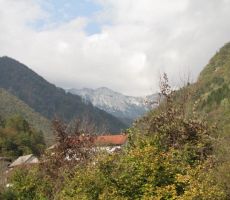 in pogled proti Pečem in Rodici...