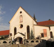 Kapucinska cerkev s smostanom in knjižnico