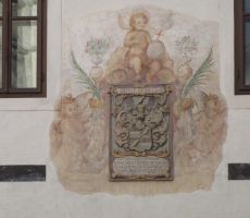 v sosednji stavbi pa šola za dečke...