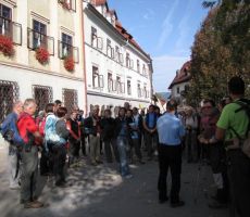 niz objektov, ki tvorijo grajski zid