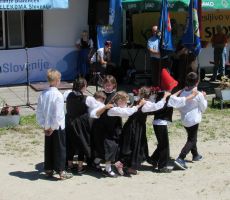 Vsi otroci podružnične šole Sele so nastopali