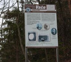 Informativna tabla ob poti proti cerkvici sv. Križa