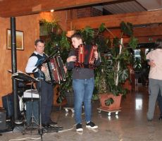 Naj se zabava prične