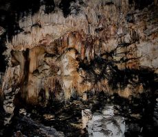 Čudovite kapniške tvorbe