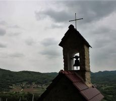 Hvaležna žena je postavila kapelico svojemu možu