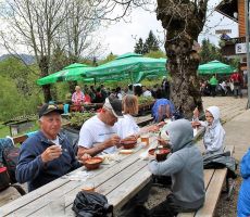 Po naporni poti se prilega dobra malica