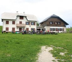 Planinski dom na Plešivcu