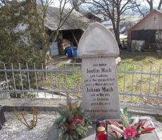 Grob Johana in Josefine Mach