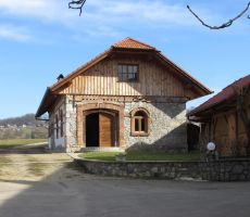 Obnovljena hiša Machovih