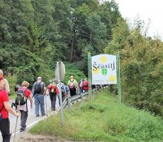 Po klančku navzgor do avtobusa