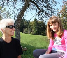 Babica in vnukinja Flora