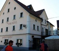 Pri Štruklju se dobro  kuha