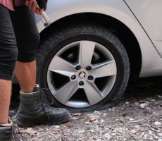 Zadnja desna je spustila