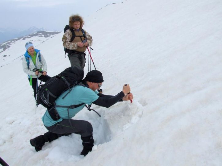 Planinska šola varnejšega gibanja v gorskem svetu: Vajnež (2104 m) - nedelja, 6. april 2014