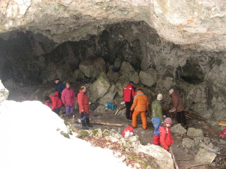 16. PONOVOLETNO JAMARSKO SREČANJE V JAMI MAČKOVICI    Laze pri Planini, 24. januar 2010 