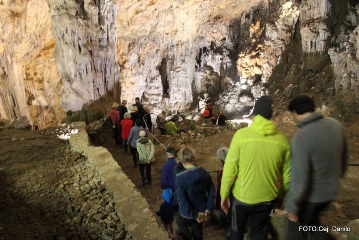 Stari tabor-jama Vilenica